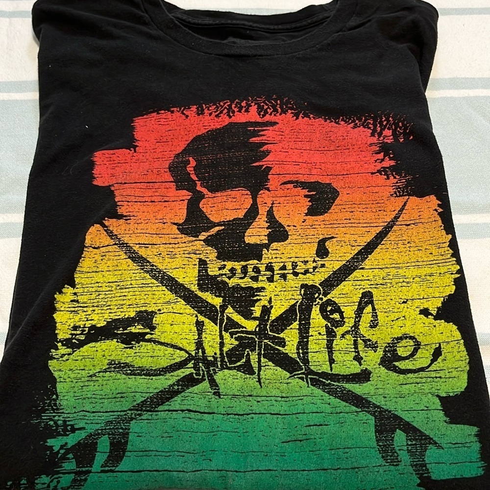 Salt life men’s size, large, short sleeve black graphic T-shirt